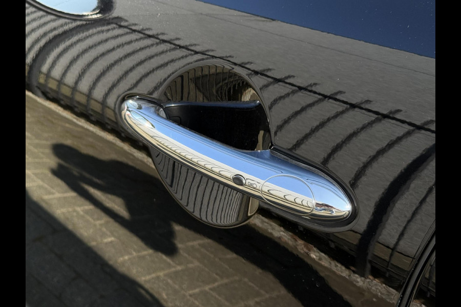 MINI Hatchback Cooper 5 deurs / Navigatie / Sportstoelen /  Climate Control / LED / Cruise Control / 17 Inch / Chrome Line