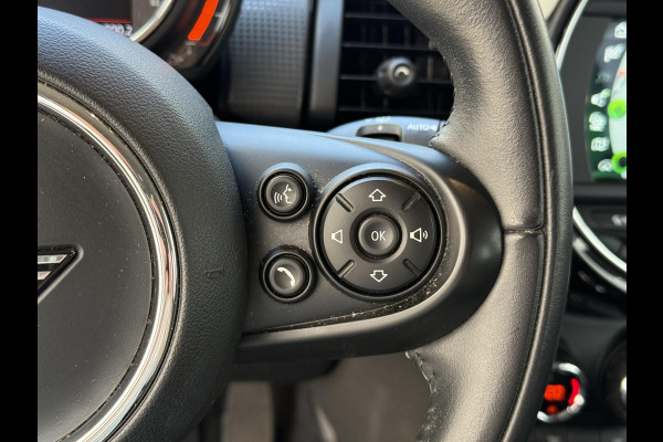 MINI Hatchback Cooper 5 deurs / Navigatie / Sportstoelen /  Climate Control / LED / Cruise Control / 17 Inch / Chrome Line