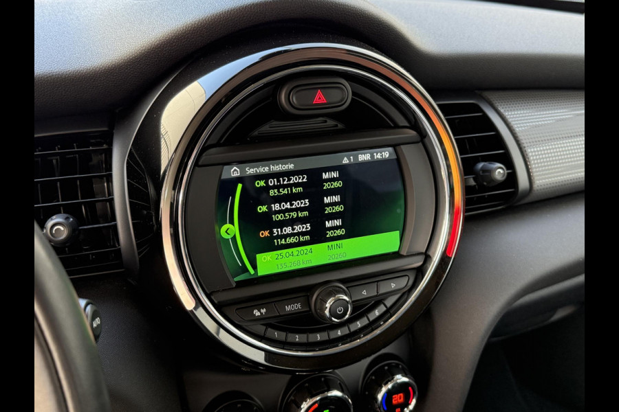 MINI Hatchback Cooper 5 deurs / Navigatie / Sportstoelen /  Climate Control / LED / Cruise Control / 17 Inch / Chrome Line
