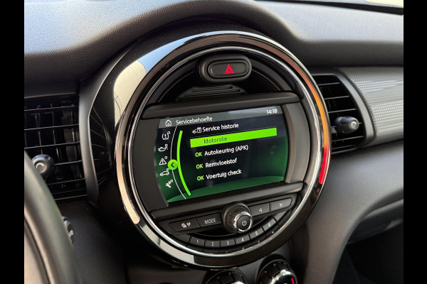 MINI Hatchback Cooper 5 deurs / Navigatie / Sportstoelen /  Climate Control / LED / Cruise Control / 17 Inch / Chrome Line