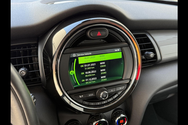 MINI Hatchback Cooper 5 deurs / Navigatie / Sportstoelen /  Climate Control / LED / Cruise Control / 17 Inch / Chrome Line