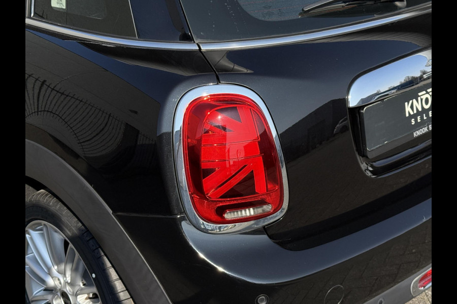MINI Hatchback Cooper 5 deurs / Navigatie / Sportstoelen /  Climate Control / LED / Cruise Control / 17 Inch / Chrome Line