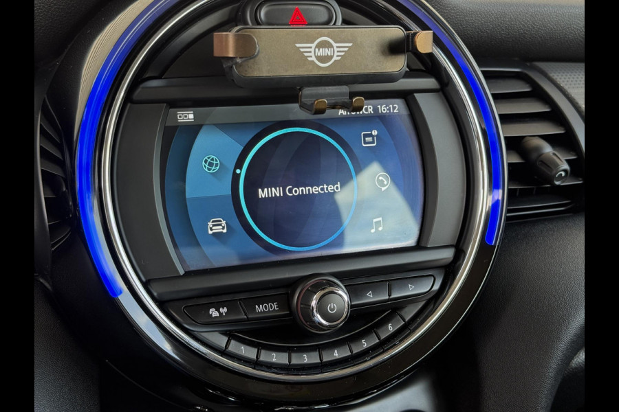 MINI Hatchback Cooper 3 deurs / Airconditioning / Elektrisch Pakket / DAB / 15 Inch / Chrome Line