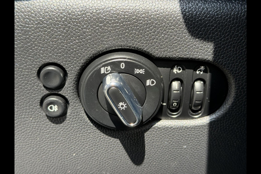 MINI Hatchback Cooper 3 deurs / Airconditioning / Elektrisch Pakket / DAB / 15 Inch / Chrome Line