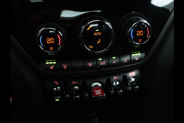 MINI Countryman John Cooper Works ALL4 Automaat / Panoramadak / Recaro Sportstoelen / Head-Up Display / LED / Navigatie Plus / 19 Inch / Achteruitrijcamera / Harman Kardon / Stoelverwarming / Lichtpakket