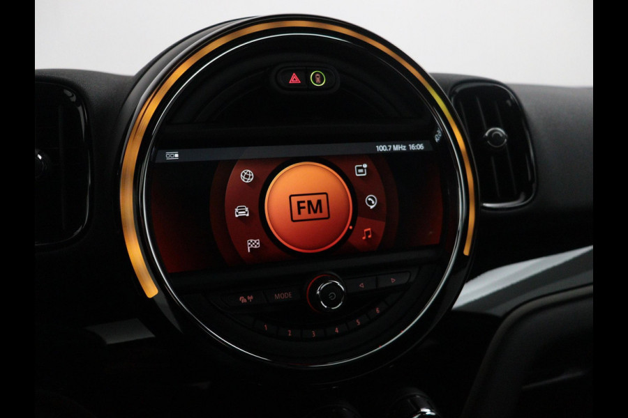 MINI Countryman John Cooper Works ALL4 Automaat / Panoramadak / Recaro Sportstoelen / Head-Up Display / LED / Navigatie Plus / 19 Inch / Achteruitrijcamera / Harman Kardon / Stoelverwarming / Lichtpakket