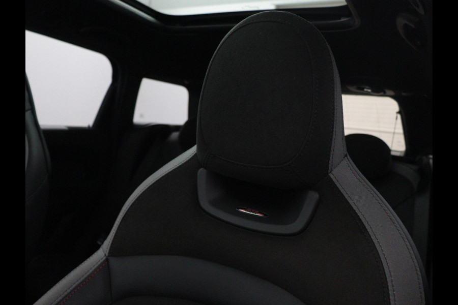 MINI Countryman John Cooper Works ALL4 Automaat / Panoramadak / Recaro Sportstoelen / Head-Up Display / LED / Navigatie Plus / 19 Inch / Achteruitrijcamera / Harman Kardon / Stoelverwarming / Lichtpakket