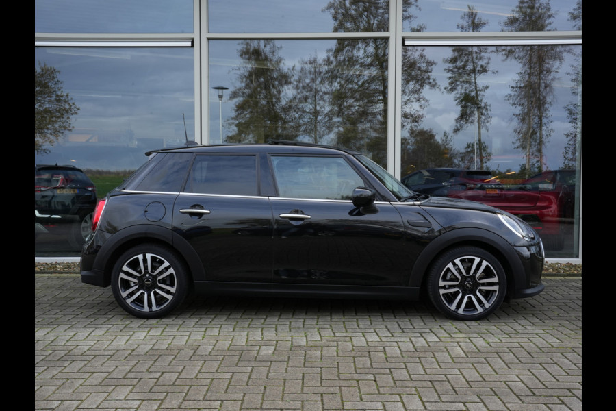 MINI Mini 1.5 Automaat Cooper Business Edition | Navigatie | Pano | LED | Leer | Climate Control