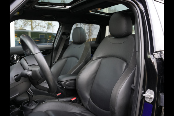 MINI Mini 1.5 Automaat Cooper Business Edition | Navigatie | Pano | LED | Leer | Climate Control