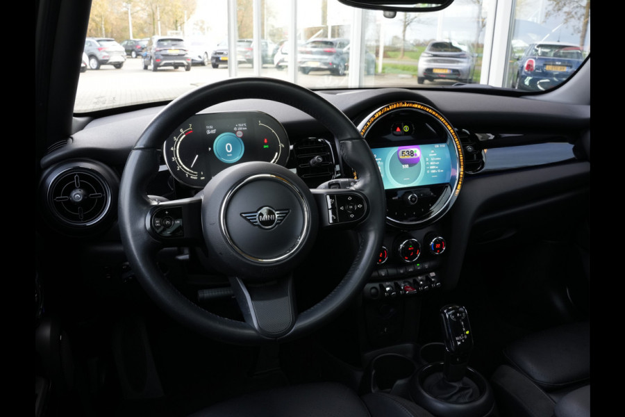 MINI Mini 1.5 Automaat Cooper Business Edition | Navigatie | Pano | LED | Leer | Climate Control