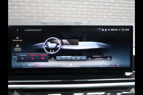 BMW X5 xDrive50e High Executive M Sport Pakket Automaat / Driving Assistant Professional / Stoelventilatie / Panoramadak / Trekhaak / Luchtvering / Iconic Glow / Gesture Control / Harman Kardon / Innovation Pakket / Craftedclarity / Stoelverwarmin voor+achter