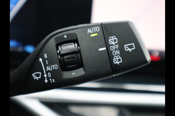 BMW X5 xDrive50e High Executive M Sport Pakket Automaat / Driving Assistant Professional / Stoelventilatie / Panoramadak / Trekhaak / Luchtvering / Iconic Glow / Gesture Control / Harman Kardon / Innovation Pakket / Craftedclarity / Stoelverwarmin voor+achter
