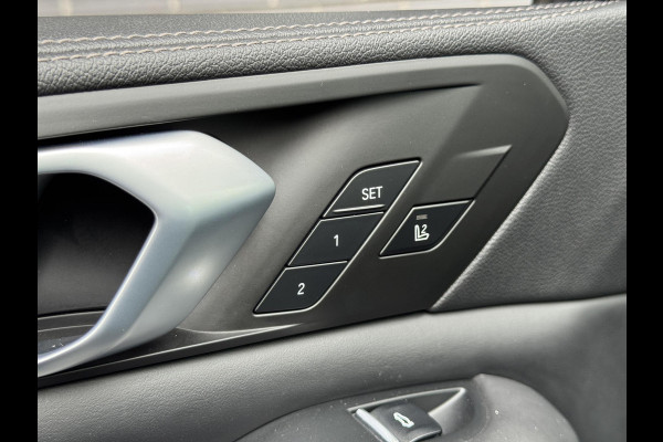 BMW X5 xDrive45e High Executive M Sport Pakket Automaat / Live Cockpit Professional / Panoramadak / Trekhaak / Comfortstoelen / Head-Up Display / Luchtvering / Driving Assistant Professional / Hifi / Stoelverwarming voor+achter /