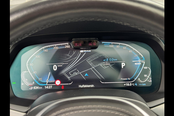 BMW X5 xDrive45e High Executive M Sport Pakket Automaat / Live Cockpit Professional / Panoramadak / Trekhaak / Comfortstoelen / Head-Up Display / Luchtvering / Driving Assistant Professional / Hifi / Stoelverwarming voor+achter /