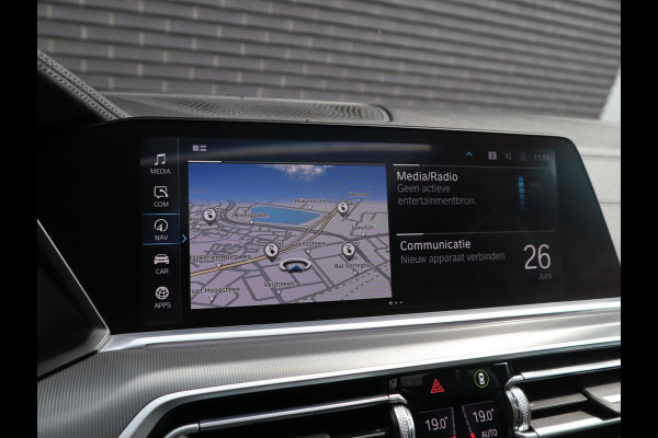 BMW X5 xDrive45e High Executive M Sport Pakket Automaat / Live Cockpit Professional / Panoramadak Sky Lounge / 22 Inch / Laserlicht / Trekhaak / Sportstoelen met Massagefunctie/ Luchtvering / Driving Assistant Professional / Nappa Leder