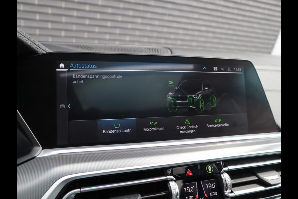 BMW X5 xDrive45e High Executive M Sport Pakket Automaat / Live Cockpit Professional / Panoramadak Sky Lounge / 22 Inch / Laserlicht / Trekhaak / Sportstoelen met Massagefunctie/ Luchtvering / Driving Assistant Professional / Nappa Leder
