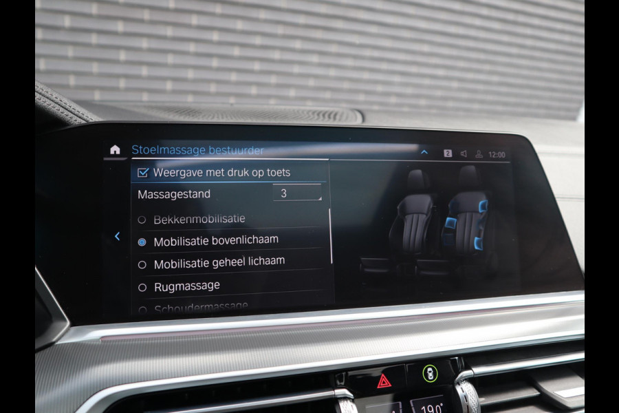 BMW X5 xDrive45e High Executive M Sport Pakket Automaat / Live Cockpit Professional / Panoramadak Sky Lounge / 22 Inch / Laserlicht / Trekhaak / Sportstoelen met Massagefunctie/ Luchtvering / Driving Assistant Professional / Nappa Leder