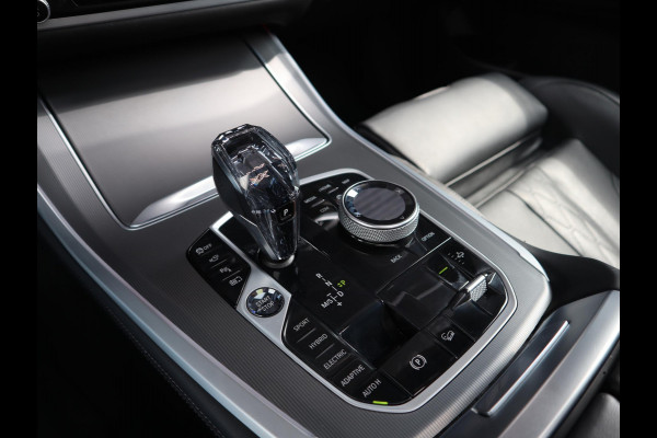 BMW X5 xDrive45e High Executive M Sport Pakket Automaat / Live Cockpit Professional / Panoramadak Sky Lounge / 22 Inch / Laserlicht / Trekhaak / Sportstoelen met Massagefunctie/ Luchtvering / Driving Assistant Professional / Nappa Leder