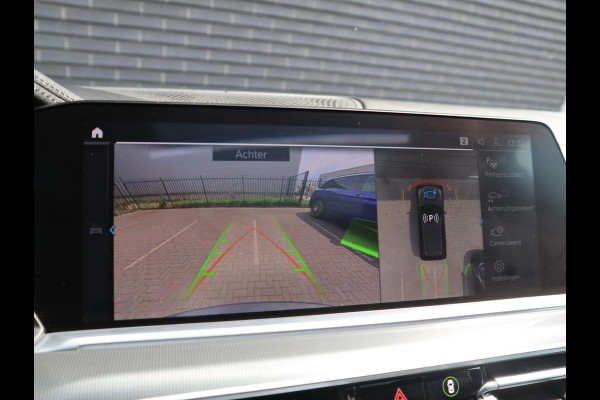 BMW X5 xDrive45e High Executive M Sport Pakket Automaat / Live Cockpit Professional / Panoramadak Sky Lounge / 22 Inch / Laserlicht / Trekhaak / Sportstoelen met Massagefunctie/ Luchtvering / Driving Assistant Professional / Nappa Leder