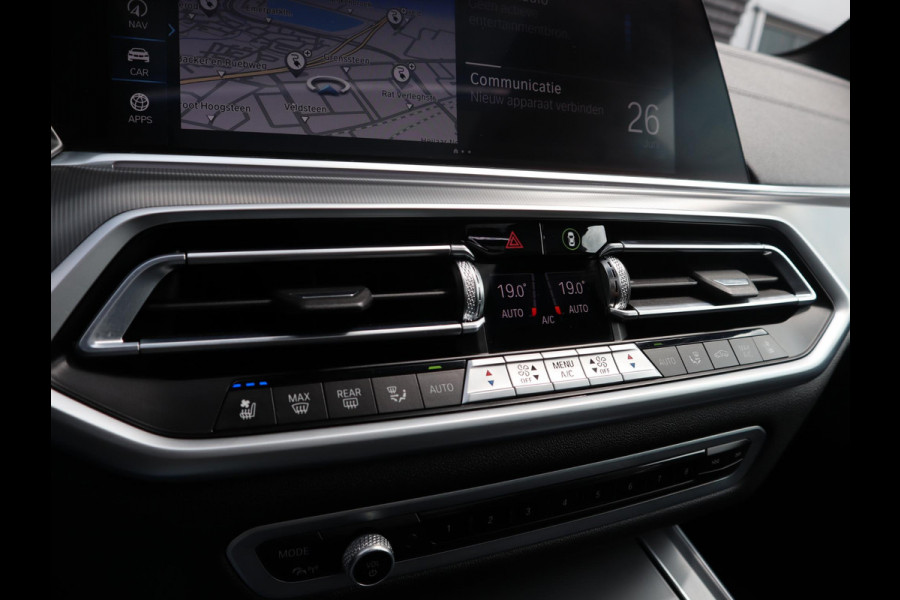 BMW X5 xDrive45e High Executive M Sport Pakket Automaat / Live Cockpit Professional / Panoramadak Sky Lounge / 22 Inch / Laserlicht / Trekhaak / Sportstoelen met Massagefunctie/ Luchtvering / Driving Assistant Professional / Nappa Leder
