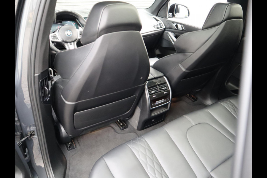 BMW X5 xDrive45e High Executive M Sport Pakket Automaat / Live Cockpit Professional / Panoramadak Sky Lounge / 22 Inch / Laserlicht / Trekhaak / Sportstoelen met Massagefunctie/ Luchtvering / Driving Assistant Professional / Nappa Leder
