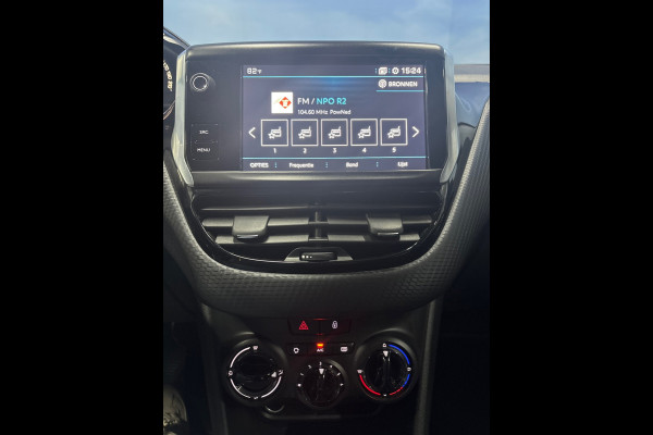 Peugeot 2008 1.2 PureTech Blue Lion Trekhaak, Carplay, Cruise