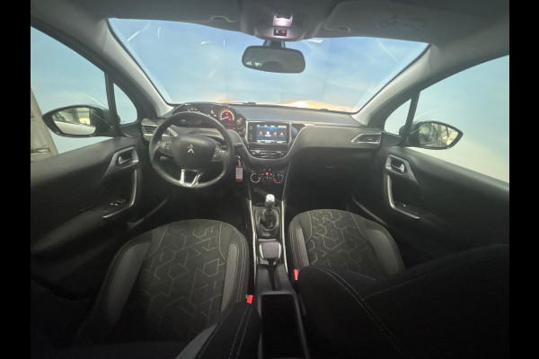 Peugeot 2008 1.2 PureTech Blue Lion Trekhaak, Carplay, Cruise
