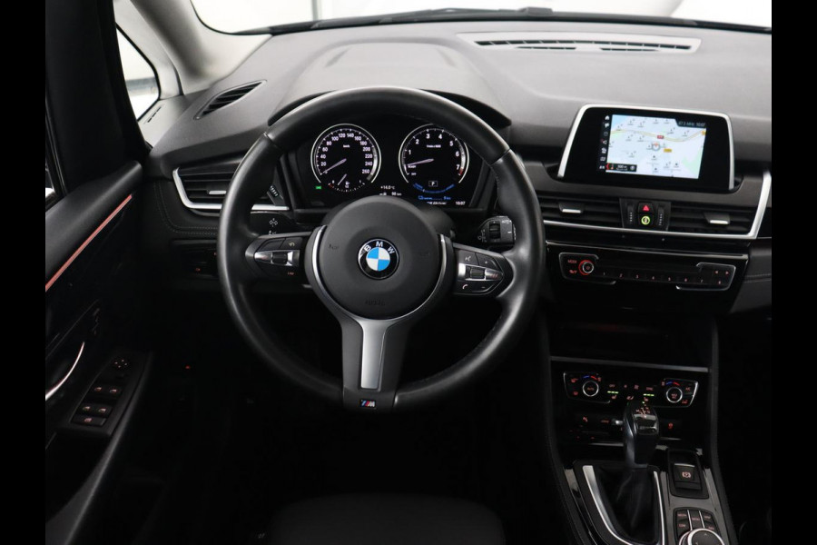BMW 2 Serie Active Tourer 225xe iPerformance | Sport Line | Stoelverwarming | Full LED | Navigatie | Parkeerhulp | Sportstoelen | Bluetooth | Climate control | Getint glas | Cruise control | PHEV | Plug In