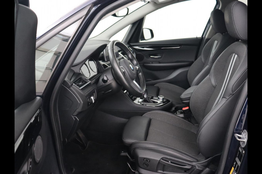 BMW 2 Serie Active Tourer 225xe iPerformance | Sport Line | Stoelverwarming | Full LED | Navigatie | Parkeerhulp | Sportstoelen | Bluetooth | Climate control | Getint glas | Cruise control | PHEV | Plug In