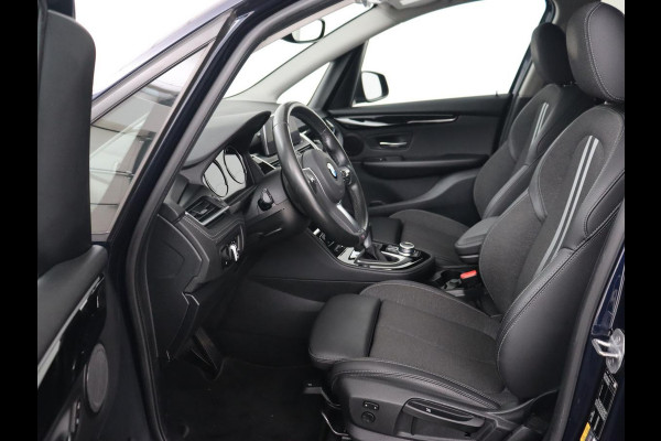BMW 2 Serie Active Tourer 225xe iPerformance | Sport Line | Stoelverwarming | Full LED | Navigatie | Parkeerhulp | Sportstoelen | Bluetooth | Climate control | Getint glas | Cruise control | PHEV | Plug In