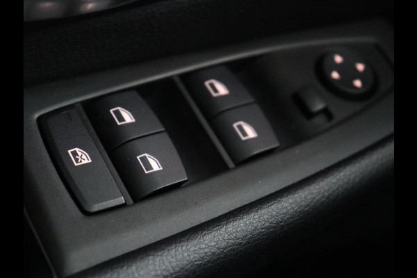 BMW 2 Serie Active Tourer 225xe iPerformance | Sport Line | Stoelverwarming | Full LED | Navigatie | Parkeerhulp | Sportstoelen | Bluetooth | Climate control | Getint glas | Cruise control | PHEV | Plug In