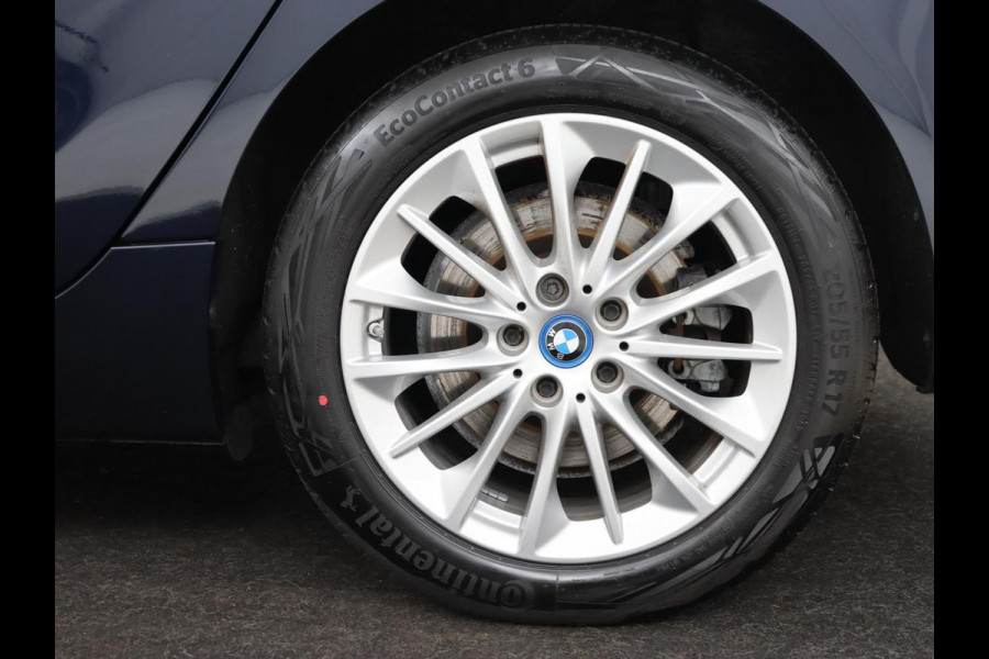 BMW 2 Serie Active Tourer 225xe iPerformance | Sport Line | Stoelverwarming | Full LED | Navigatie | Parkeerhulp | Sportstoelen | Bluetooth | Climate control | Getint glas | Cruise control | PHEV | Plug In