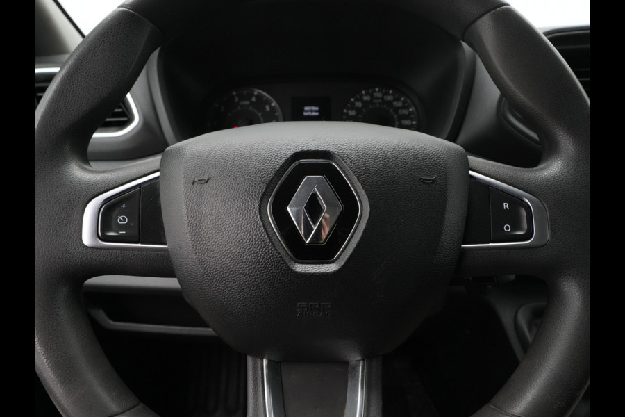 Renault Master T35 2.3 dCi 135pk L3H2 Work Edition Navigatie Clima Cruise Pdc Iperial Trekhaak