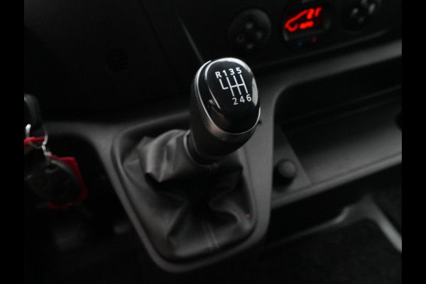 Renault Master T35 2.3 dCi 135pk L3H2 Work Edition Navigatie Clima Cruise Pdc Iperial Trekhaak