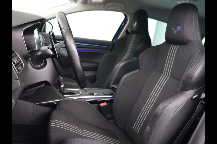 Renault Mégane 1.6 TCe GT | Head-Up | Stoelverwarming | Navigatie | Sfeerverlichting | BOSE Sound | Parkeerhulp | Full LED | Keyless | 18'' | Sportstoelen | Climate control | Bluetooth | Cruise control