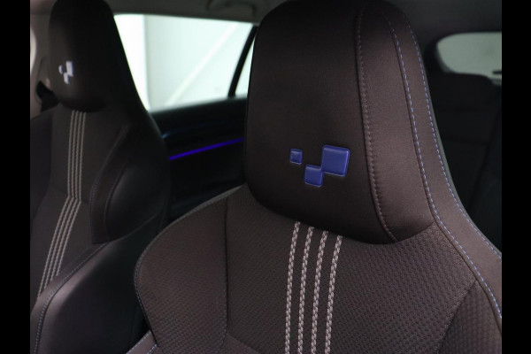 Renault Mégane 1.6 TCe GT | Head-Up | Stoelverwarming | Navigatie | Sfeerverlichting | BOSE Sound | Parkeerhulp | Full LED | Keyless | 18'' | Sportstoelen | Climate control | Bluetooth | Cruise control