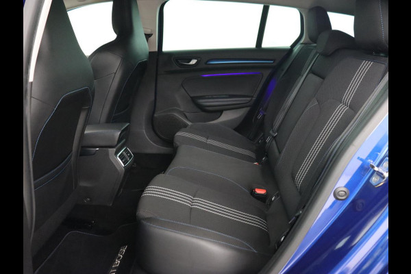 Renault Mégane 1.6 TCe GT | Head-Up | Stoelverwarming | Navigatie | Sfeerverlichting | BOSE Sound | Parkeerhulp | Full LED | Keyless | 18'' | Sportstoelen | Climate control | Bluetooth | Cruise control