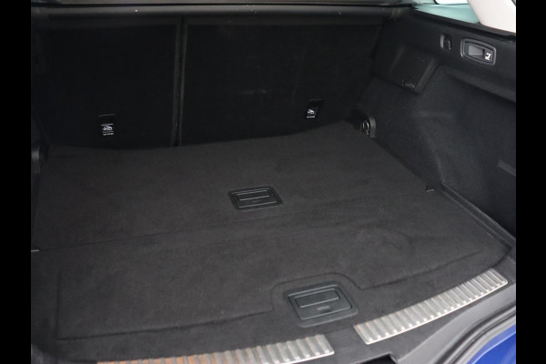 Renault Mégane 1.6 TCe GT | Head-Up | Stoelverwarming | Navigatie | Sfeerverlichting | BOSE Sound | Parkeerhulp | Full LED | Keyless | 18'' | Sportstoelen | Climate control | Bluetooth | Cruise control