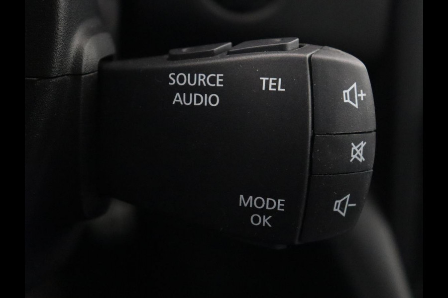 Renault Mégane 1.6 TCe GT | Head-Up | Stoelverwarming | Navigatie | Sfeerverlichting | BOSE Sound | Parkeerhulp | Full LED | Keyless | 18'' | Sportstoelen | Climate control | Bluetooth | Cruise control