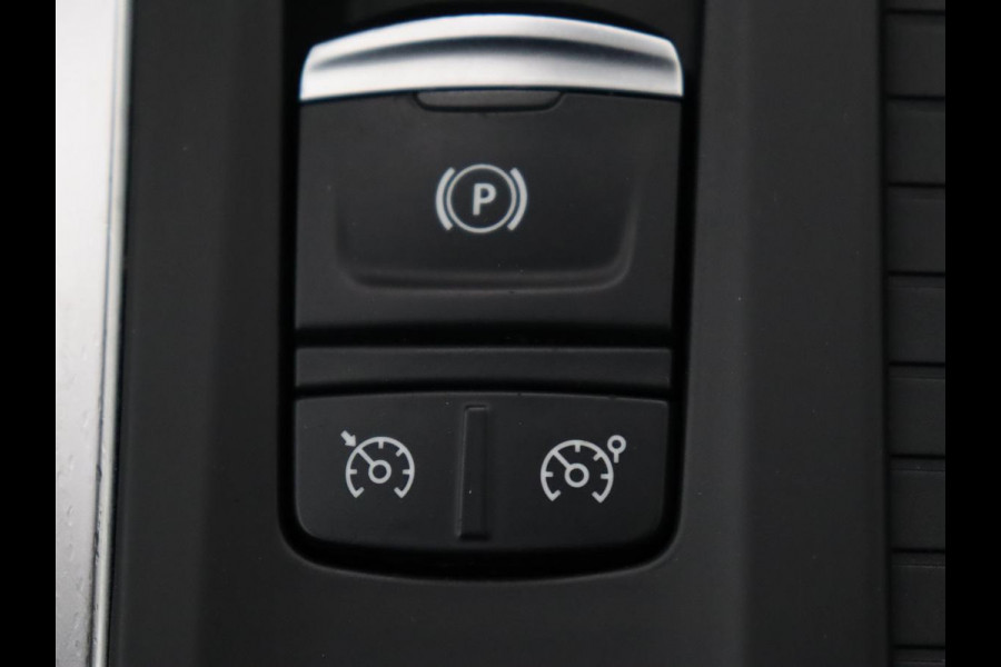 Renault Mégane 1.6 TCe GT | Head-Up | Stoelverwarming | Navigatie | Sfeerverlichting | BOSE Sound | Parkeerhulp | Full LED | Keyless | 18'' | Sportstoelen | Climate control | Bluetooth | Cruise control