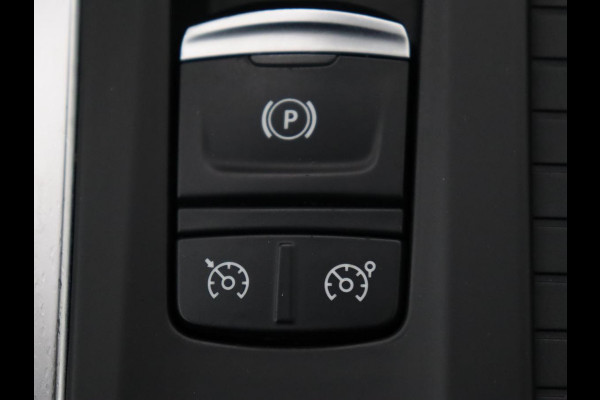 Renault Mégane 1.6 TCe GT | Head-Up | Stoelverwarming | Navigatie | Sfeerverlichting | BOSE Sound | Parkeerhulp | Full LED | Keyless | 18'' | Sportstoelen | Climate control | Bluetooth | Cruise control