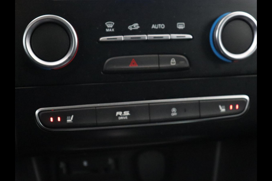 Renault Mégane 1.6 TCe GT | Head-Up | Stoelverwarming | Navigatie | Sfeerverlichting | BOSE Sound | Parkeerhulp | Full LED | Keyless | 18'' | Sportstoelen | Climate control | Bluetooth | Cruise control