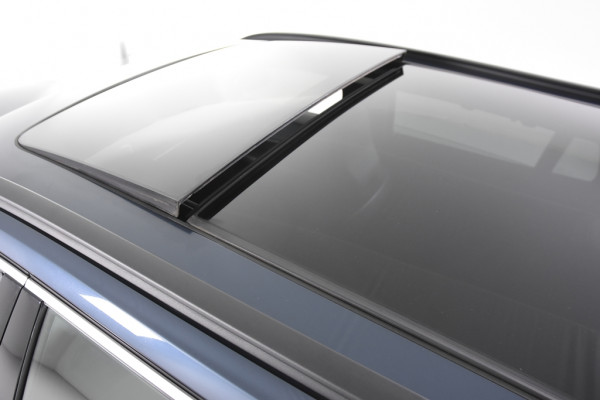 Volvo V60 2.0 B3 Momentum *1ste Eigenaar*Panoramadak*Stoelverwarming*