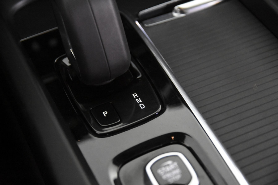 Volvo V60 2.0 B3 Momentum *1ste Eigenaar*Panoramadak*Stoelverwarming*
