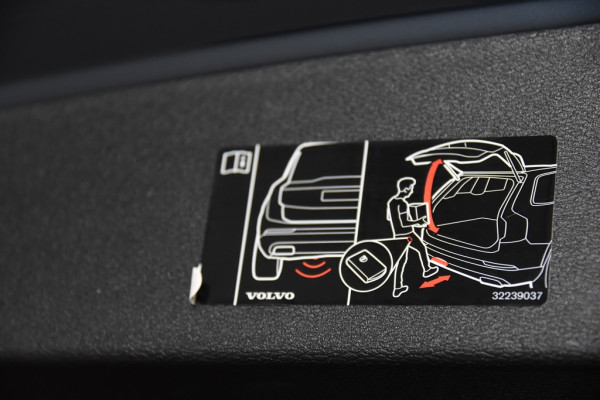 Volvo V60 2.0 B3 Momentum *1ste Eigenaar*Panoramadak*Stoelverwarming*