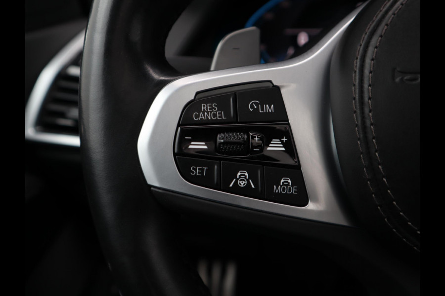 BMW X5 xDrive45e High Executive M Sport Pakket Automaat /  Live Cockpit Professional / Panoramadak / Driving Assistant Professional / Trekhaak / Luchtvering / Comfortstoelen / M Sportremsysteem / 21 Inch / Hifi / Parkeerhulpsysteem Plus