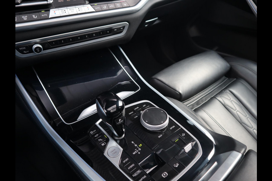 BMW X5 xDrive45e High Executive M Sport Pakket Automaat /  Live Cockpit Professional / Panoramadak / Driving Assistant Professional / Trekhaak / Luchtvering / Comfortstoelen / M Sportremsysteem / 21 Inch / Hifi / Parkeerhulpsysteem Plus