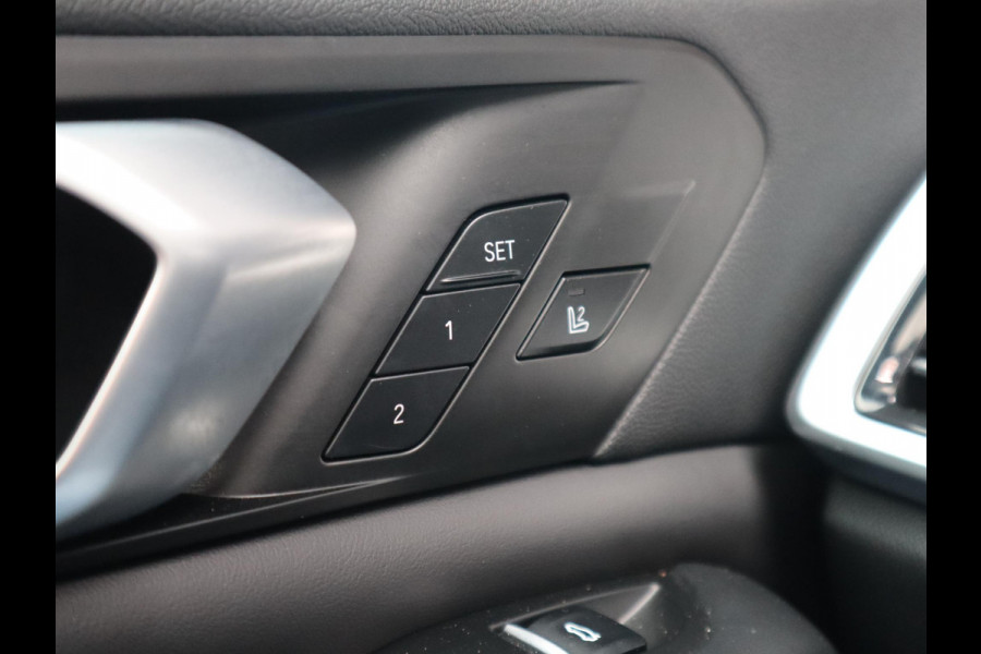 BMW X5 xDrive45e High Executive M Sport Pakket Automaat /  Live Cockpit Professional / Panoramadak / Driving Assistant Professional / Trekhaak / Luchtvering / Comfortstoelen / M Sportremsysteem / 21 Inch / Hifi / Parkeerhulpsysteem Plus