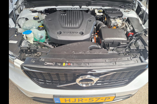 Volvo XC40 1.5 T4 Recharge R-Design | Trekhaak 1800kg | Pano | Leder Alcantara | Two Tone | (occasion)