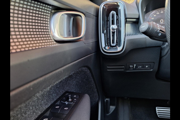 Volvo XC40 1.5 T4 Recharge R-Design | Trekhaak 1800kg | Pano | Leder Alcantara | Two Tone | (occasion)